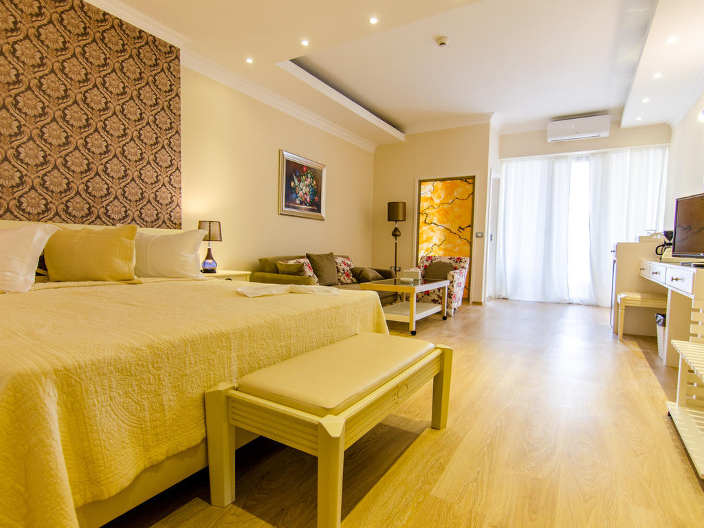 Phoenicia Luxury