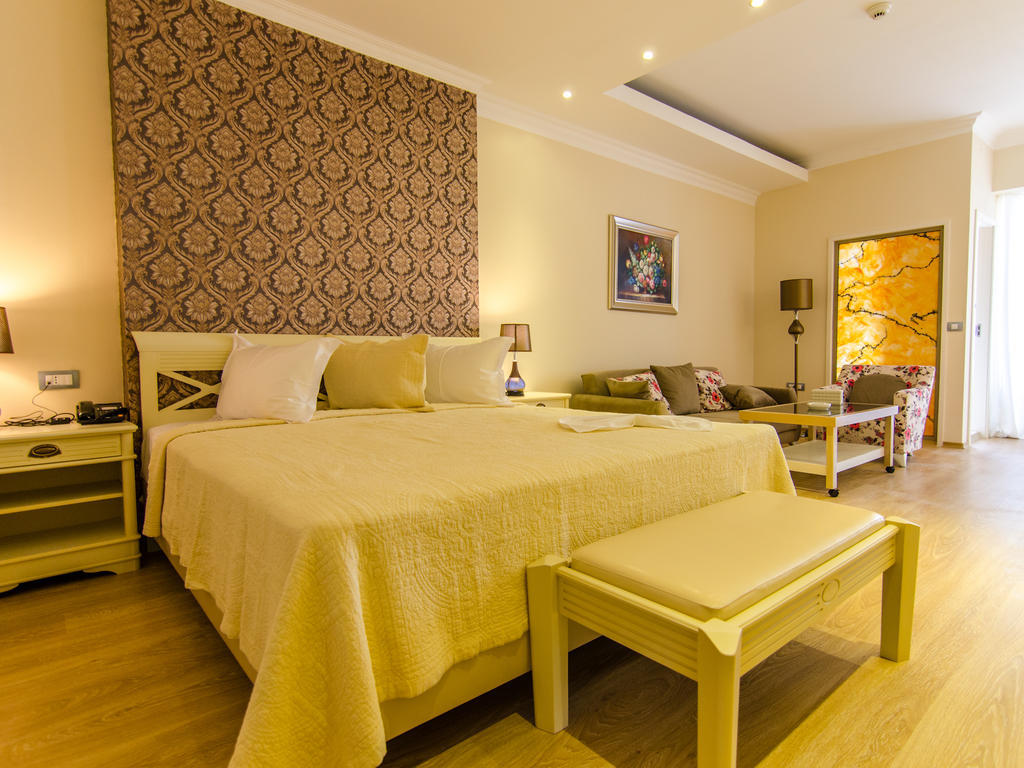 Hotel Phoenicia Luxury 4*