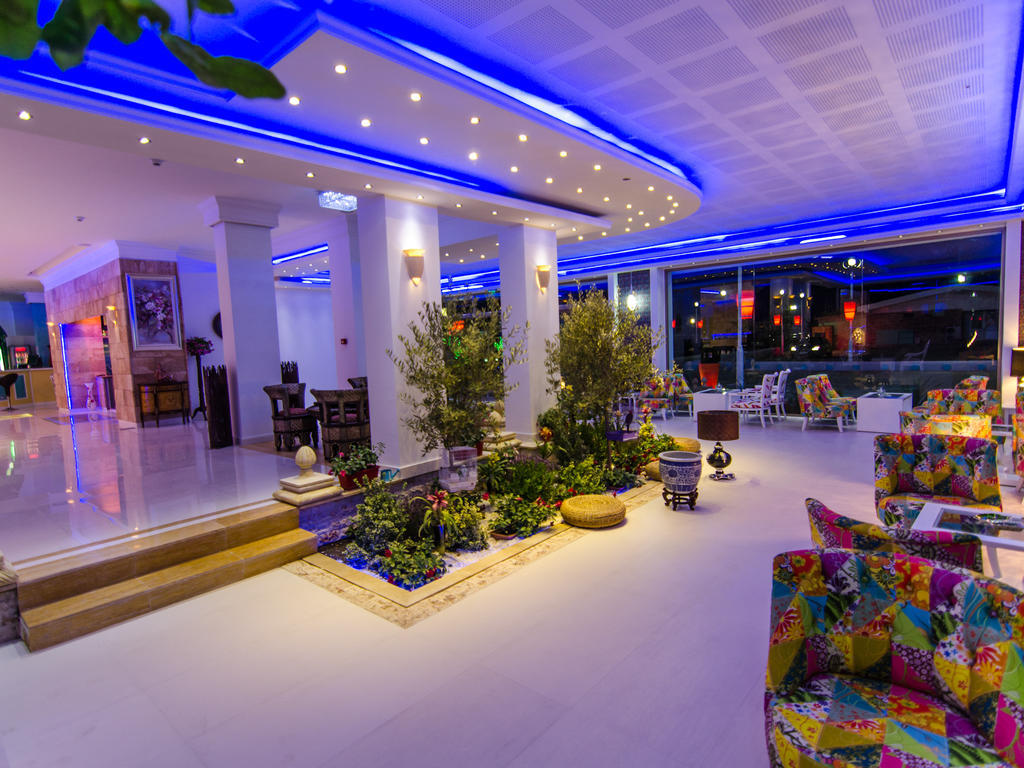 Hotel Phoenicia Luxury 4*