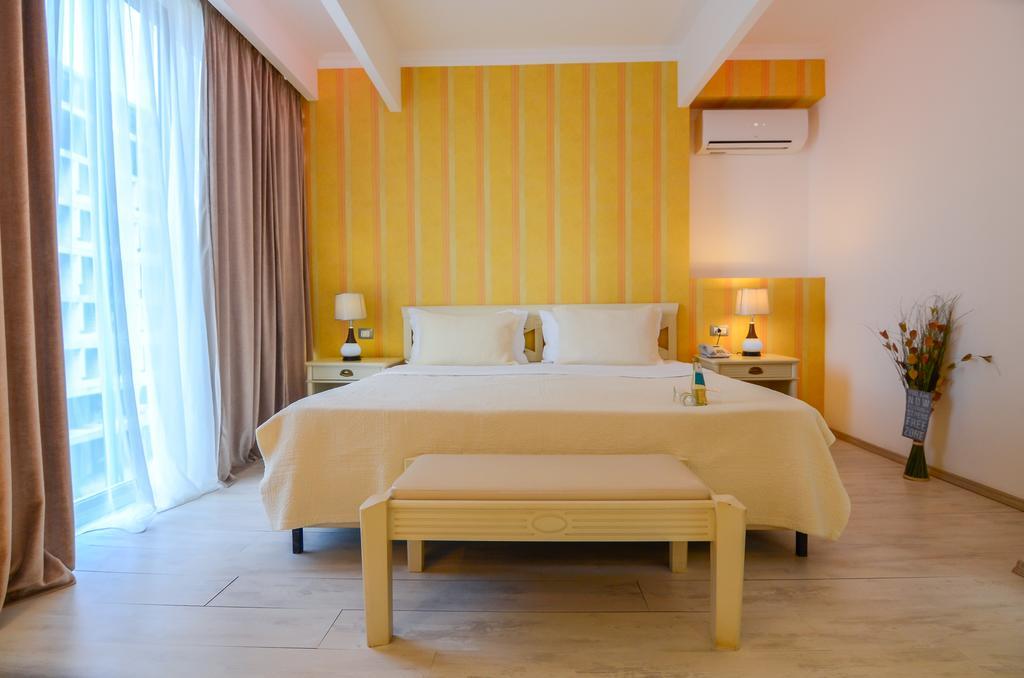 Hotel Phoenicia Luxury 4*