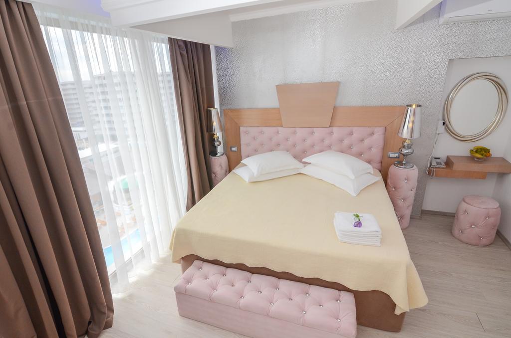 Phoenicia Luxury